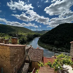 https://les-roches.midi-pyreneeshotels.com
